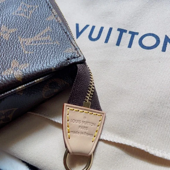 Authentic brand new LV Pochette Accessories - Picture 5 of 9